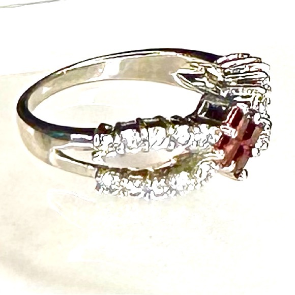 NEW!! Size 7 Garnet Sterling Solver Ring - Picture 2 of 5